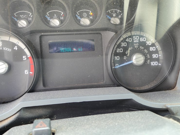 2015-ford-f450-xl-image-15