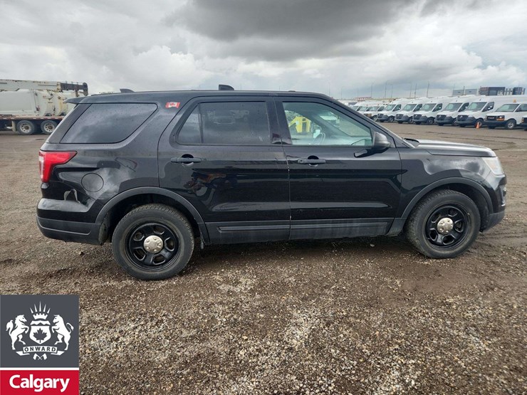 2019-ford-explorer-image-8