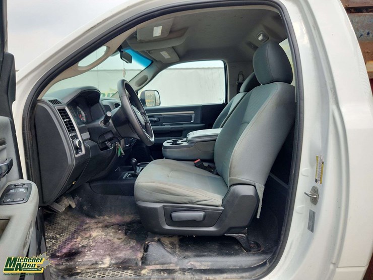 2016-dodge-3500-image-15