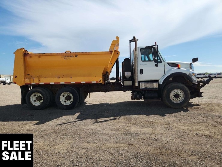 international-workstar-7500-image-25