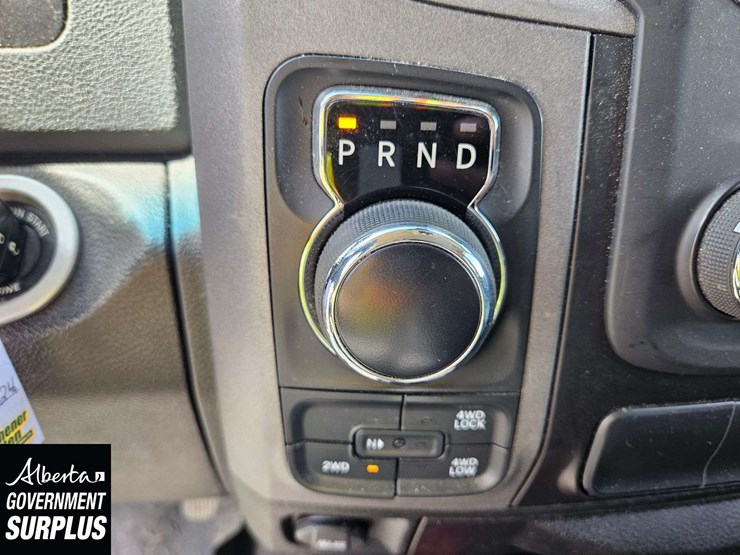 2019-ram-1500-classic-image-10