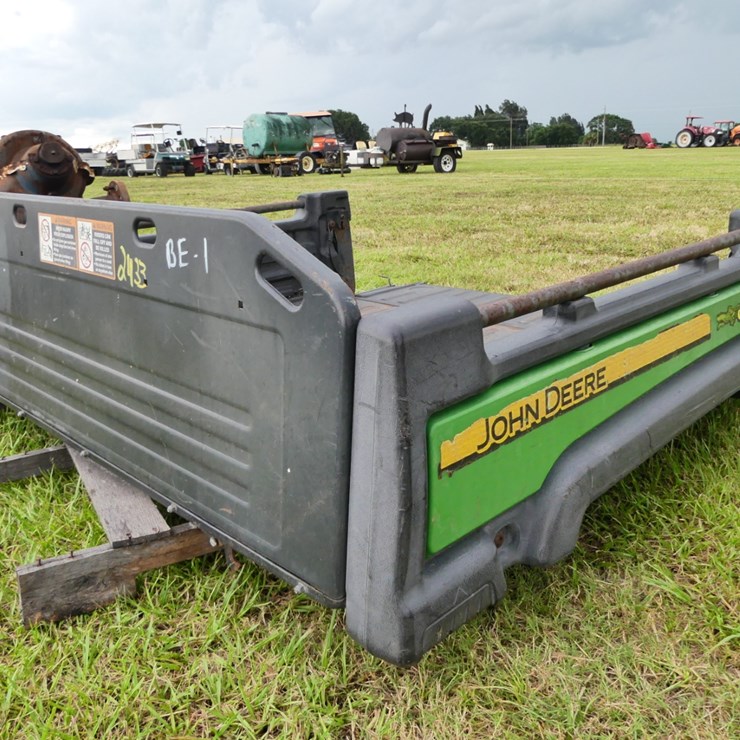 JOHN DEERE GATOR