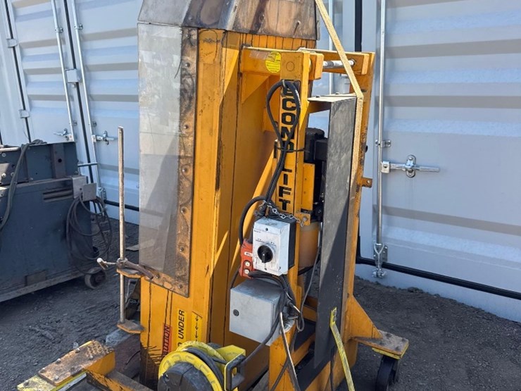 econolift-co-electric-material-lift-image-2