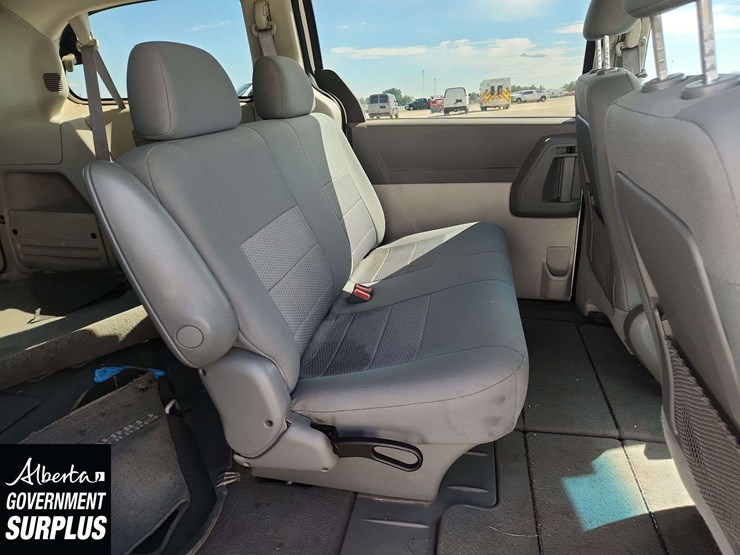 2009-dodge-grand-caravan-se-image-25