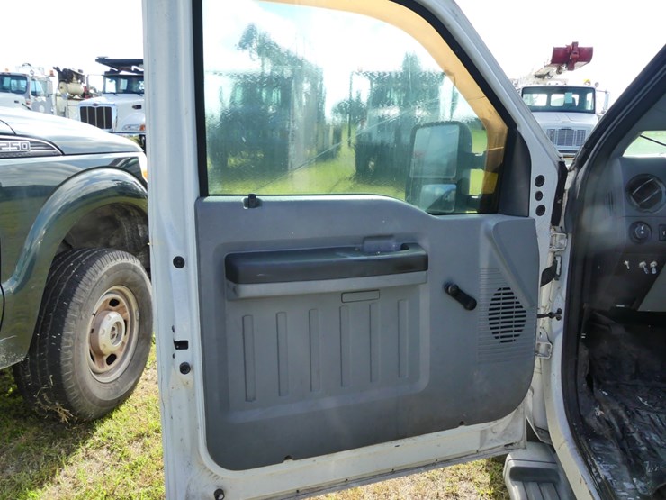 2011-ford-f350-xl-image-17