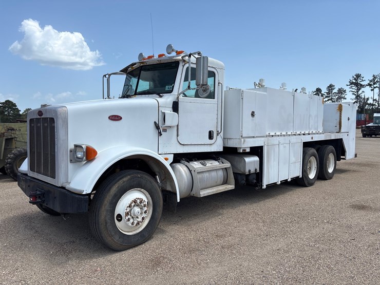 2008-peterbilt-365-image-1