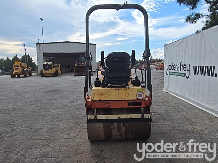 2010-dynapac-cc1200-image-4