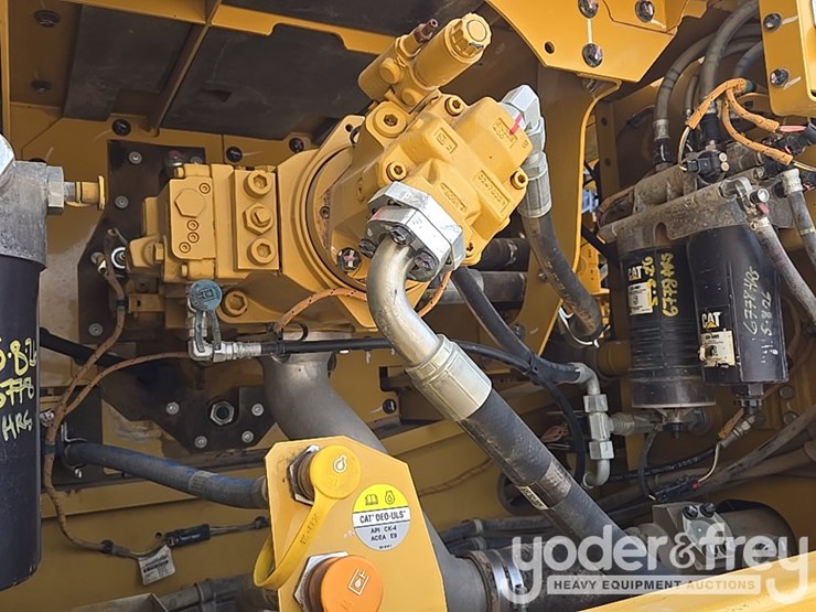 2019-caterpillar-336-image-40