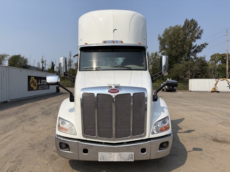 2020-peterbilt-579-image-8