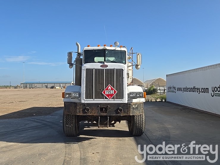 1999-peterbilt-357-image-8