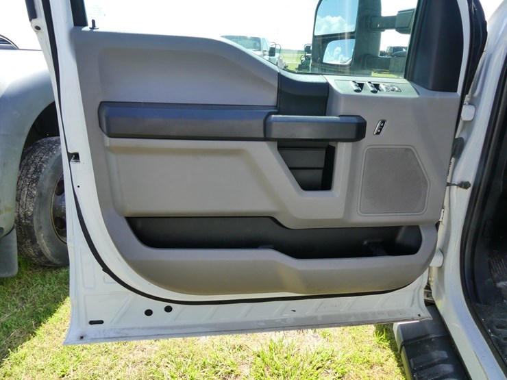 2017-ford-f350-xl-image-23
