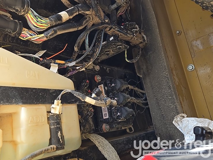 2019-caterpillar-336-image-32