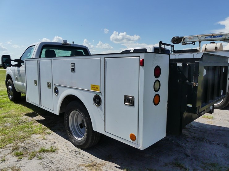 2015-ford-f350-xl-image-4