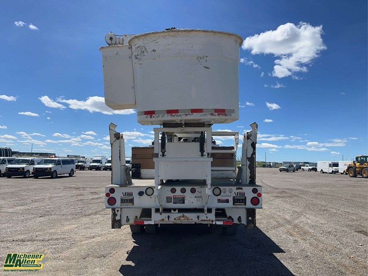 international-workstar-7500-image-7