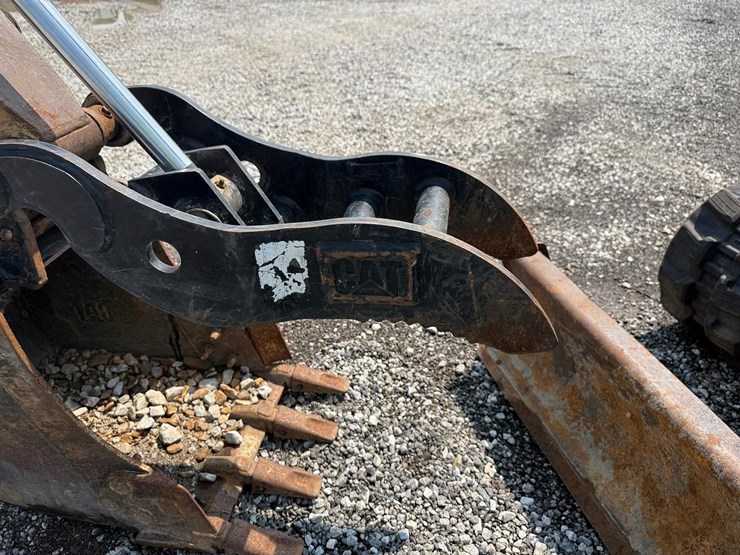 caterpillar-305-image-9