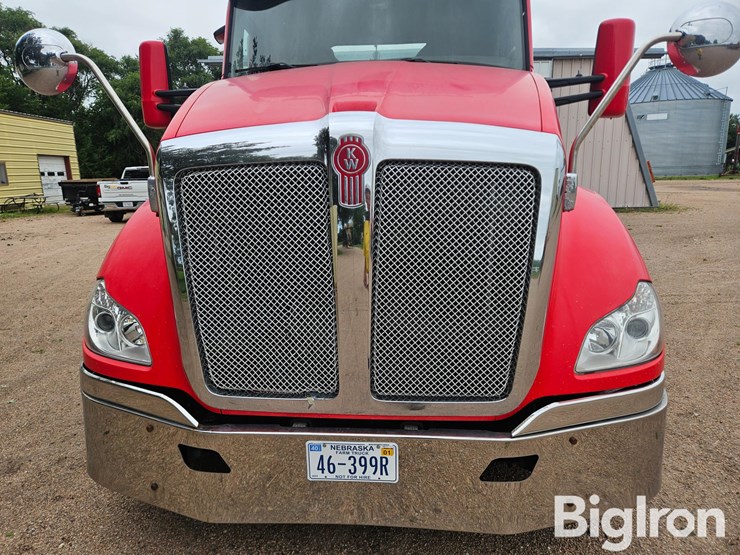 2015-kenworth-t660-image-9