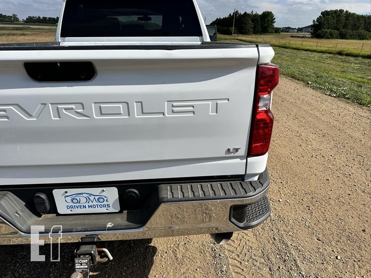 2021-chevrolet-silverado-2500hd-lt-image-17