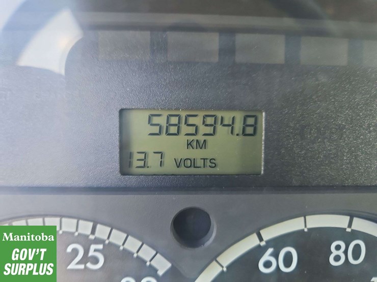 2004-sterling-lt9500-image-31
