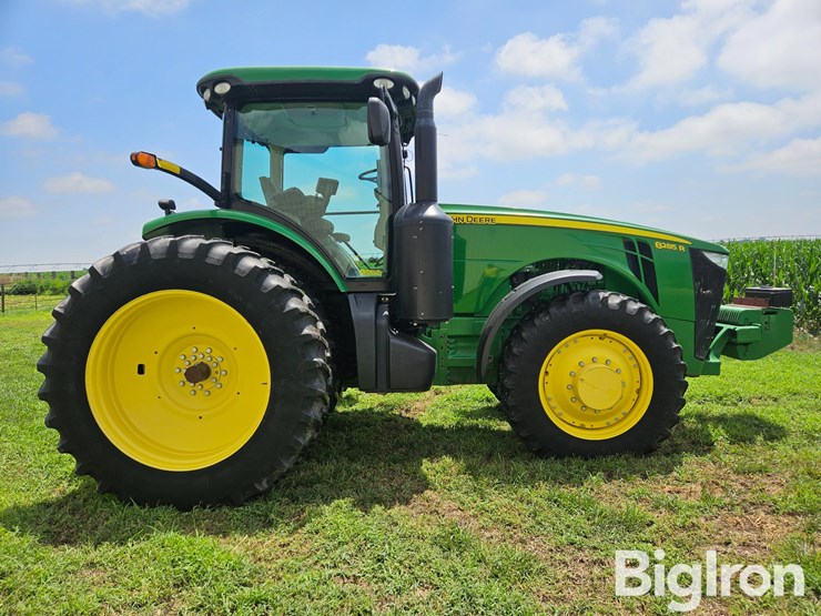 2011-john-deere-8285r-image-4