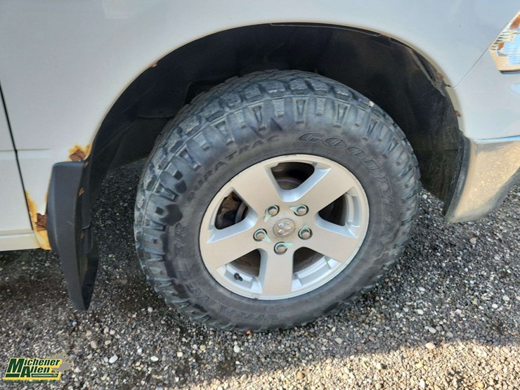 2012-dodge-1500-image-13