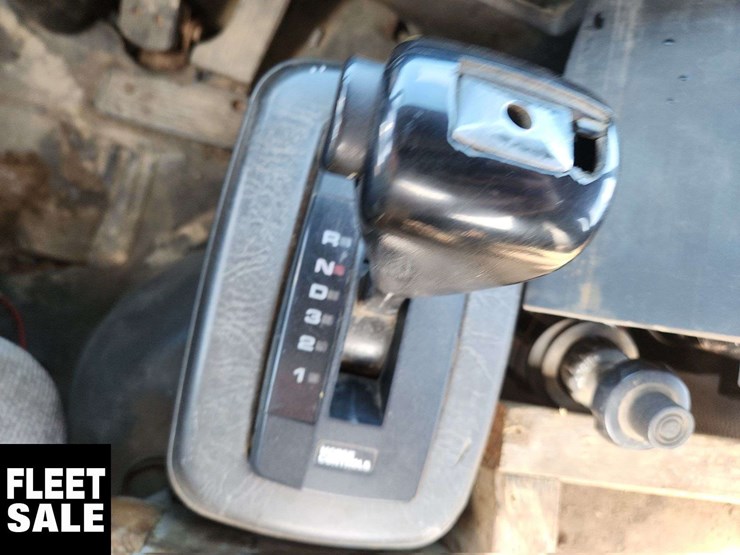 1998-gmc-t7500-image-24