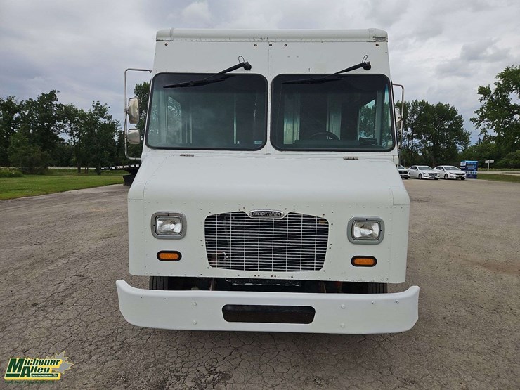 2016-freightliner-mt45-image-10