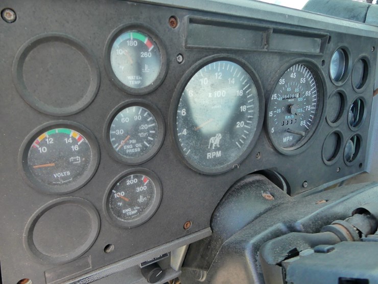 1999-mack-ch613-image-15
