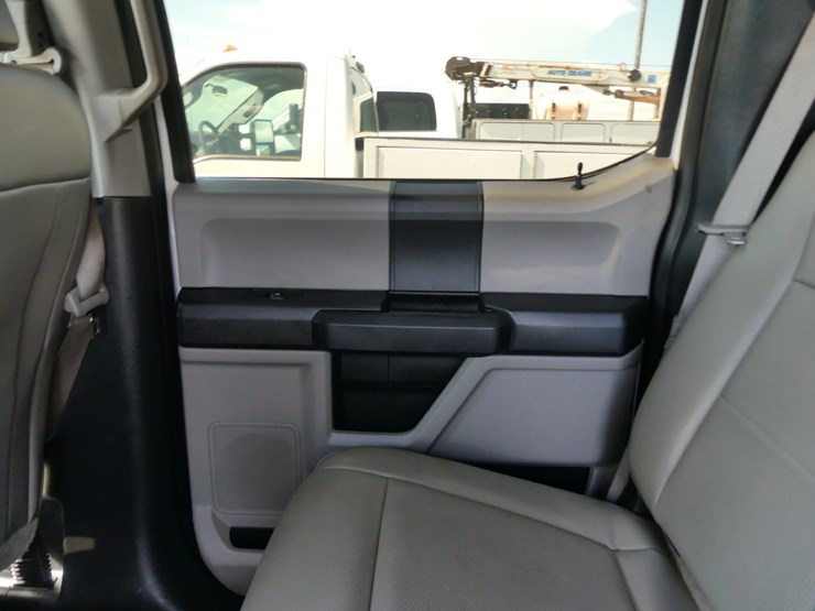 2017-ford-f350-xl-image-12