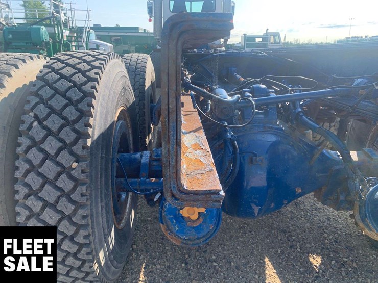 2007-peterbilt-378-twin-steer-t/a-cab-&-chassis-image-10