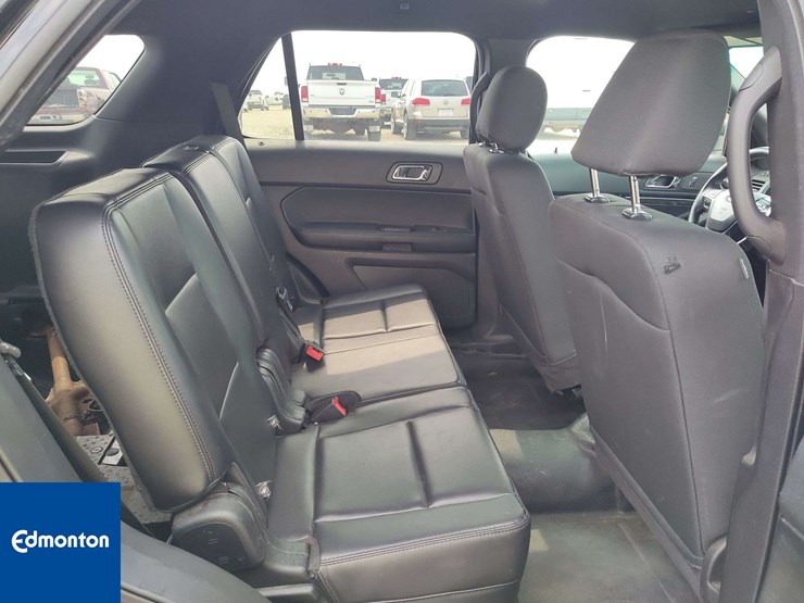 2017-ford-explorer-image-25