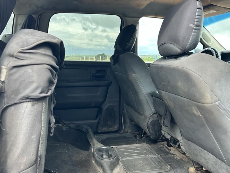 2018-ram-2500-tradesman-image-32