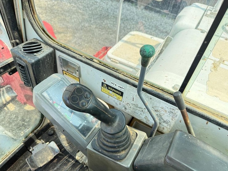 2007-takeuchi-tb175-image-19