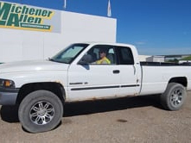 2001-dodge-ram-1500-image-2