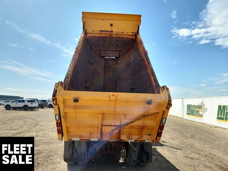 international-workstar-7500-image-34