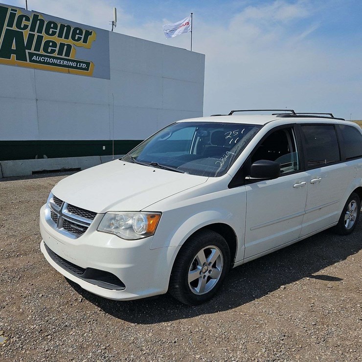 2011 DODGE GRAND CARAVAN SE