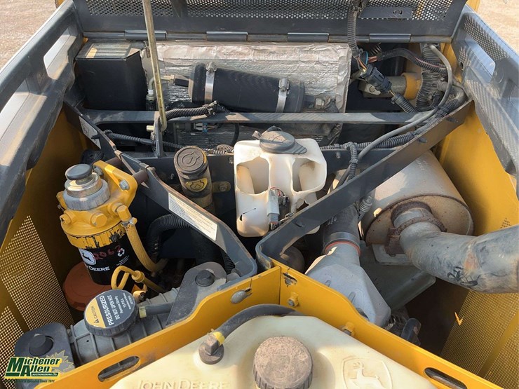 2011-deere-318d-image-20