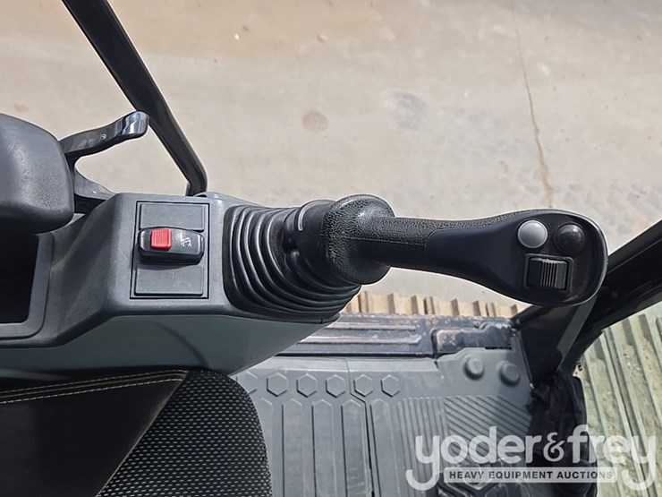 2019-caterpillar-336-image-73