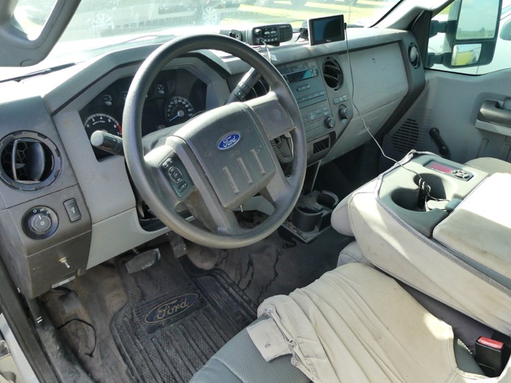2016-ford-f250-xl-image-10