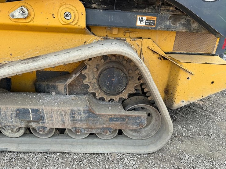 2019-deere-333g-image-18