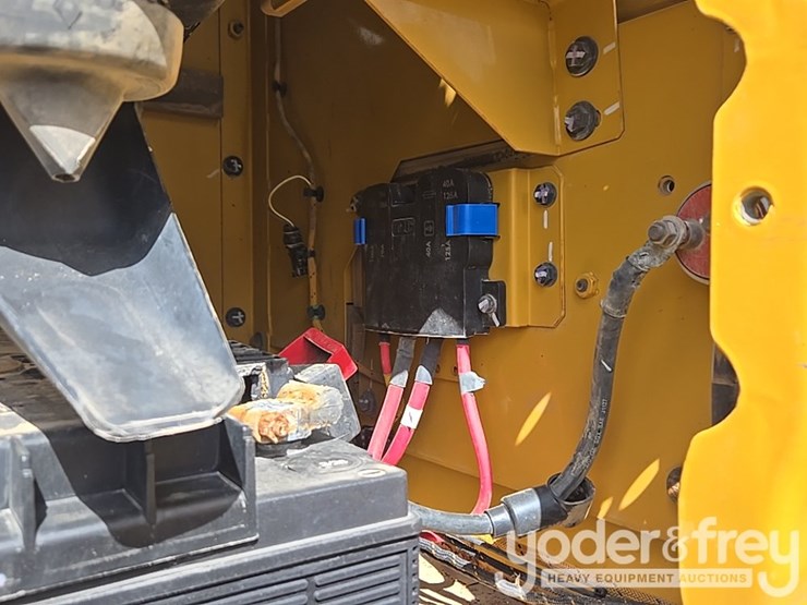 2019-caterpillar-336-image-31