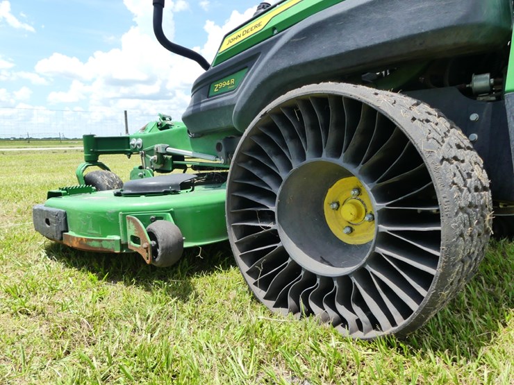 2023-john-deere-994r-image-5