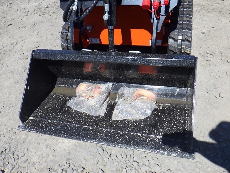 2026-future-36c-skid-steer-tracked-loader-image-5