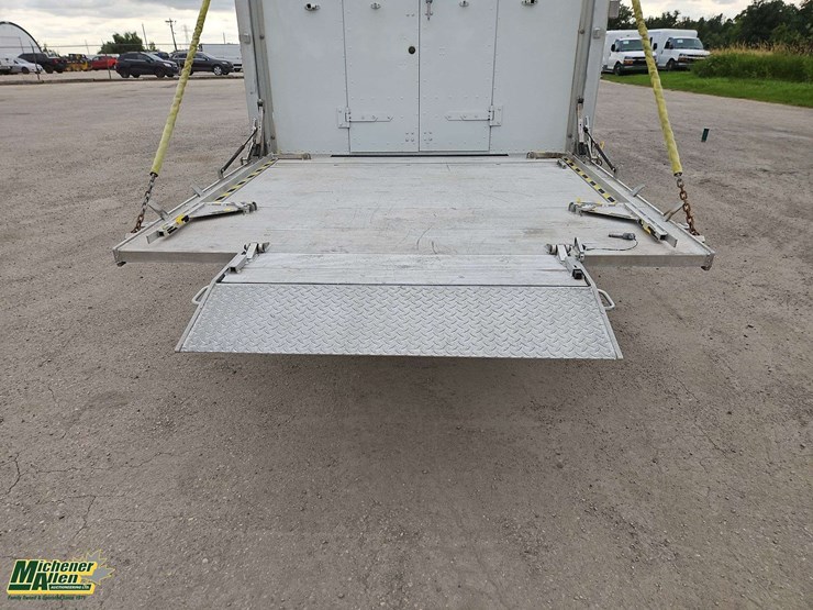 2016-freightliner-mt45-image-47