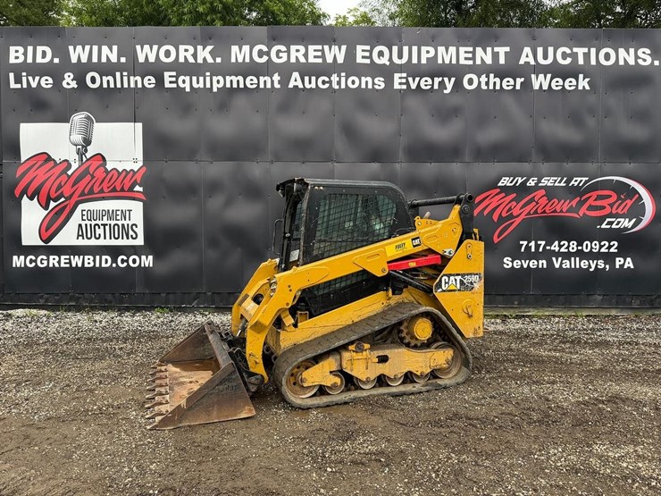 2016-caterpillar-259d-image-1