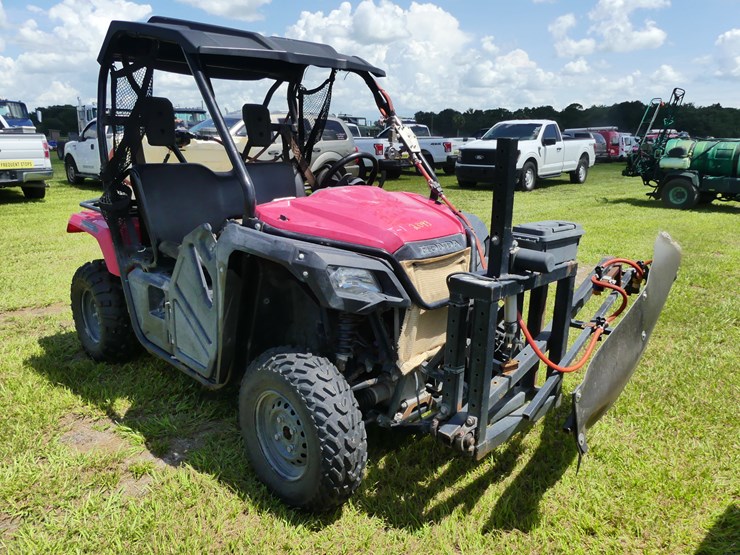 2021-honda-pioneer-sxs500m-image-2