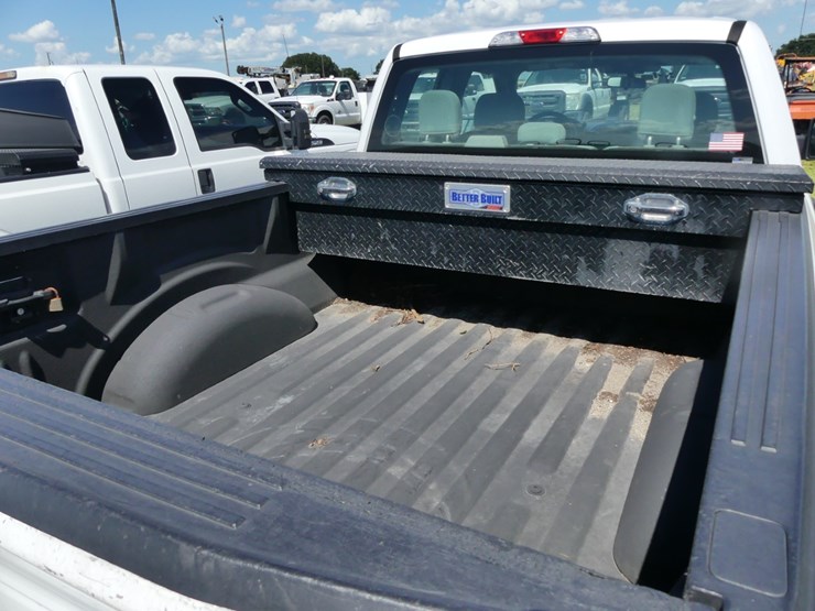2019-ford-f150-xl-image-7