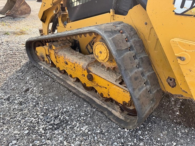 2021-caterpillar-299d3-image-17