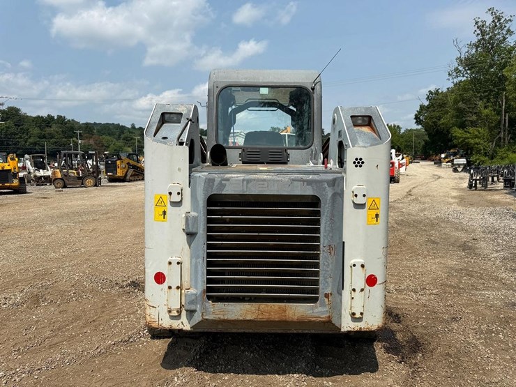 2015-takeuchi-tl12-image-3