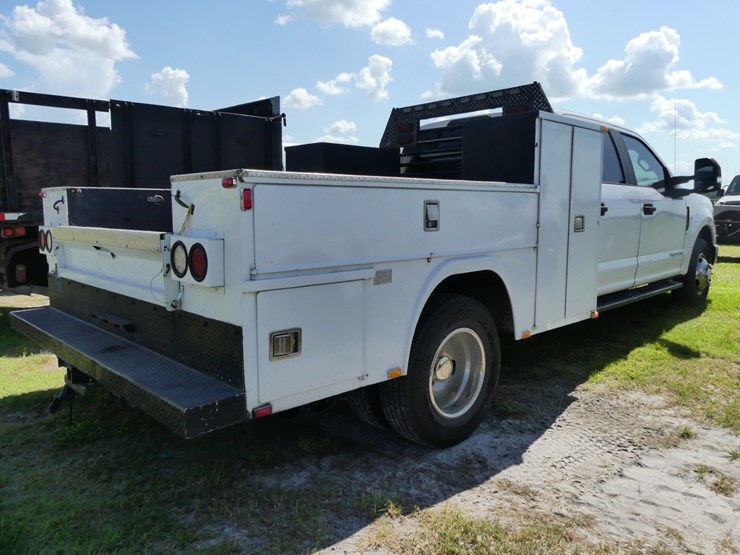 2017-ford-f350-xl-image-3