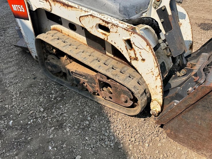 2015-bobcat-mt55-image-12